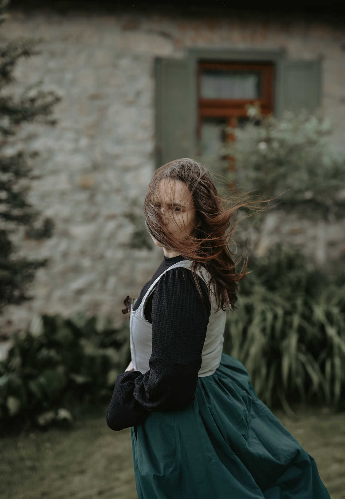 Zuzana Baldovičová from Artmarium: Artist with a passion for history, books, art, and Scotland, specializing in unique fore-edge painting